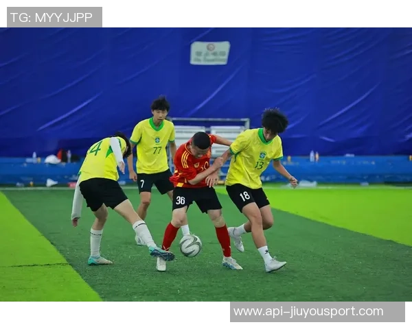 自由足球与张靓颖的完美结合展现青春活力与音乐魅力的精彩瞬间